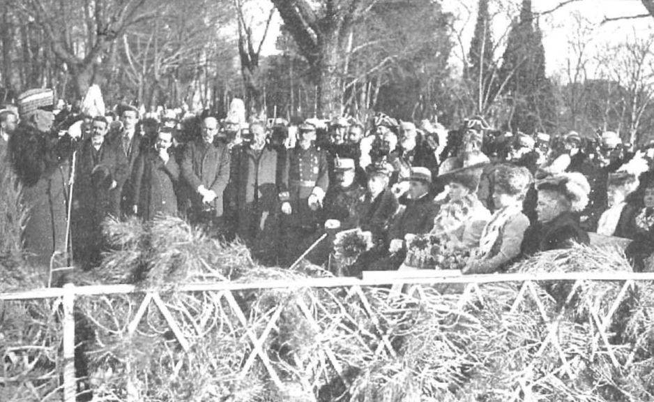La Familia Real en la inauguración del monumento de Martínez Campos el 28 de enero de 1907 (Nuevo Mundo, foto de Campúa)